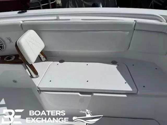 Slide: The Image of Everglades 395 Center Console 2026 - 15