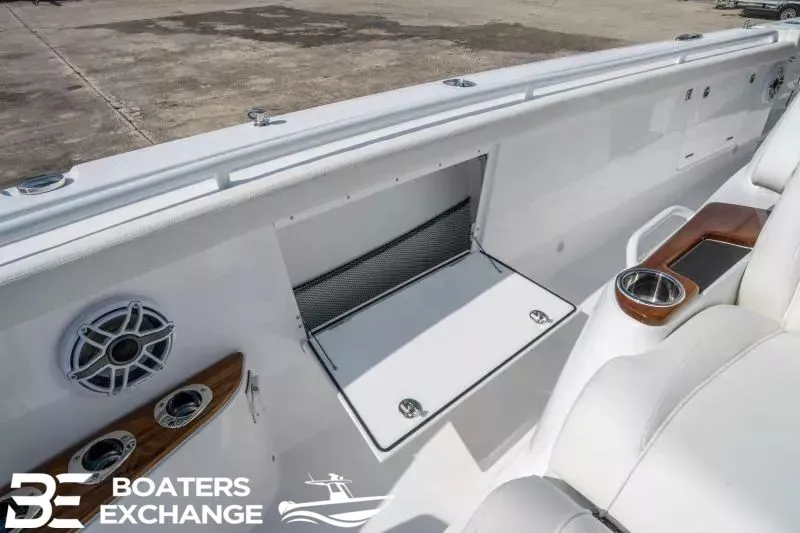 Slide: The Image of Everglades 395 Center Console 2026 - 25