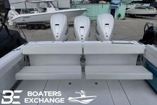 Slide: The Image of Everglades 395 Center Console 2026 - 4