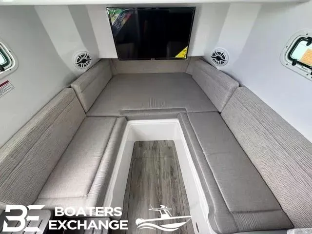 Slide: The Image of Everglades 395 Center Console 2026 - 8