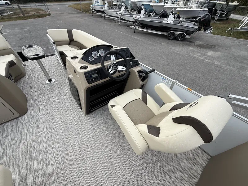 Slide: The Image of SunCatcher Select Series 22RC-YAMAHA VF115 SHO 2026 - 6