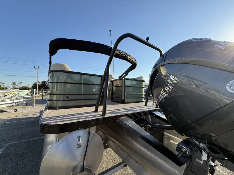 Slide: The Image of Veranda Vista View Series X22RC 2026 - 9