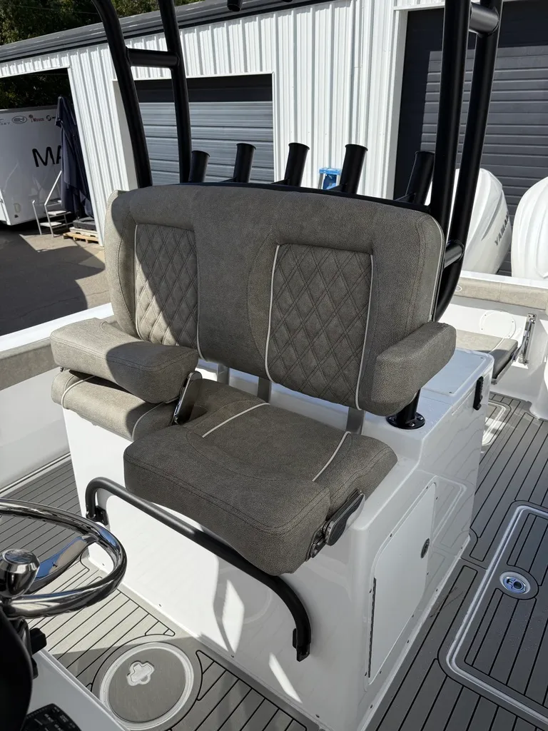 Slide: The Image of Sea Hunt Gamefish 30 FS 2026 - 10