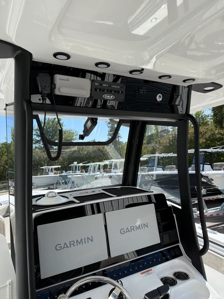 Slide: The Image of Sea Hunt Gamefish 30 FS 2026 - 12