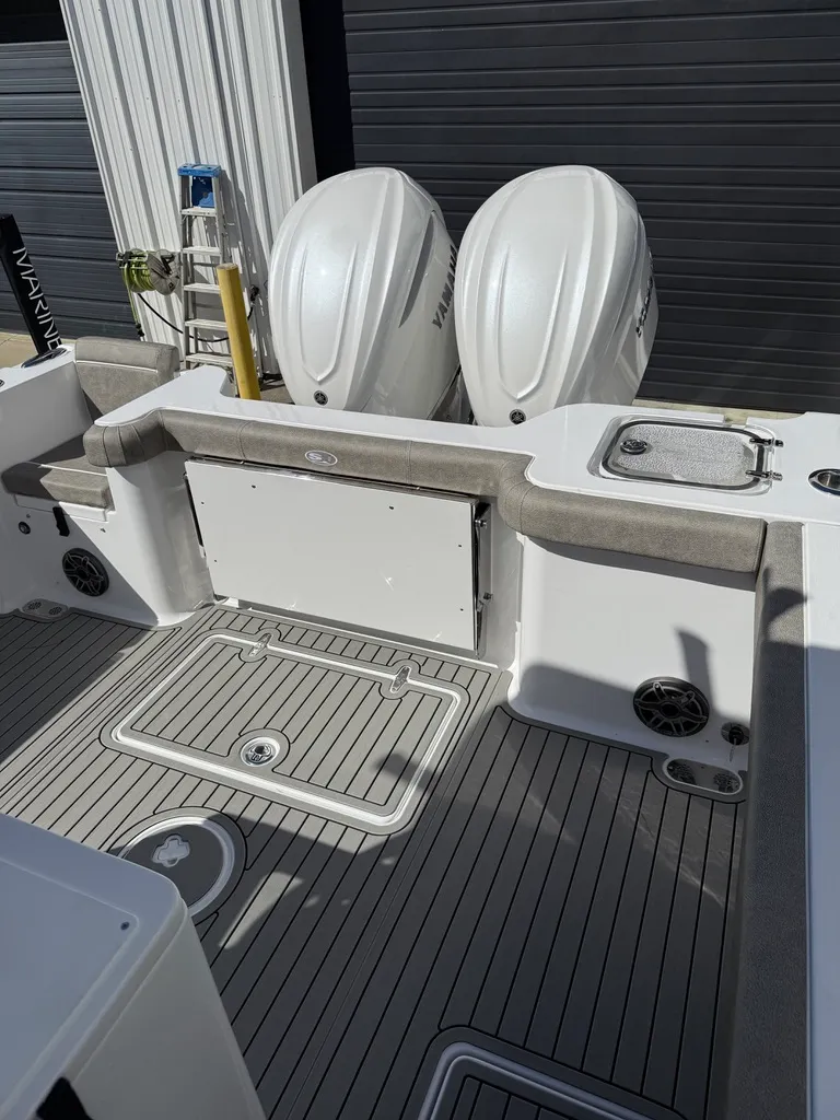 Slide: The Image of Sea Hunt Gamefish 30 FS 2026 - 14