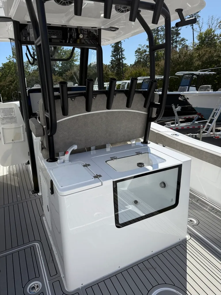Slide: The Image of Sea Hunt Gamefish 30 FS 2026 - 16
