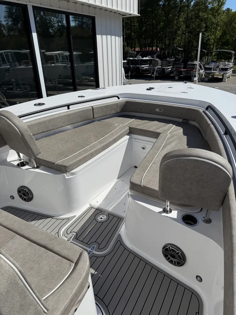 Slide: The Image of Sea Hunt Gamefish 30 FS 2026 - 3