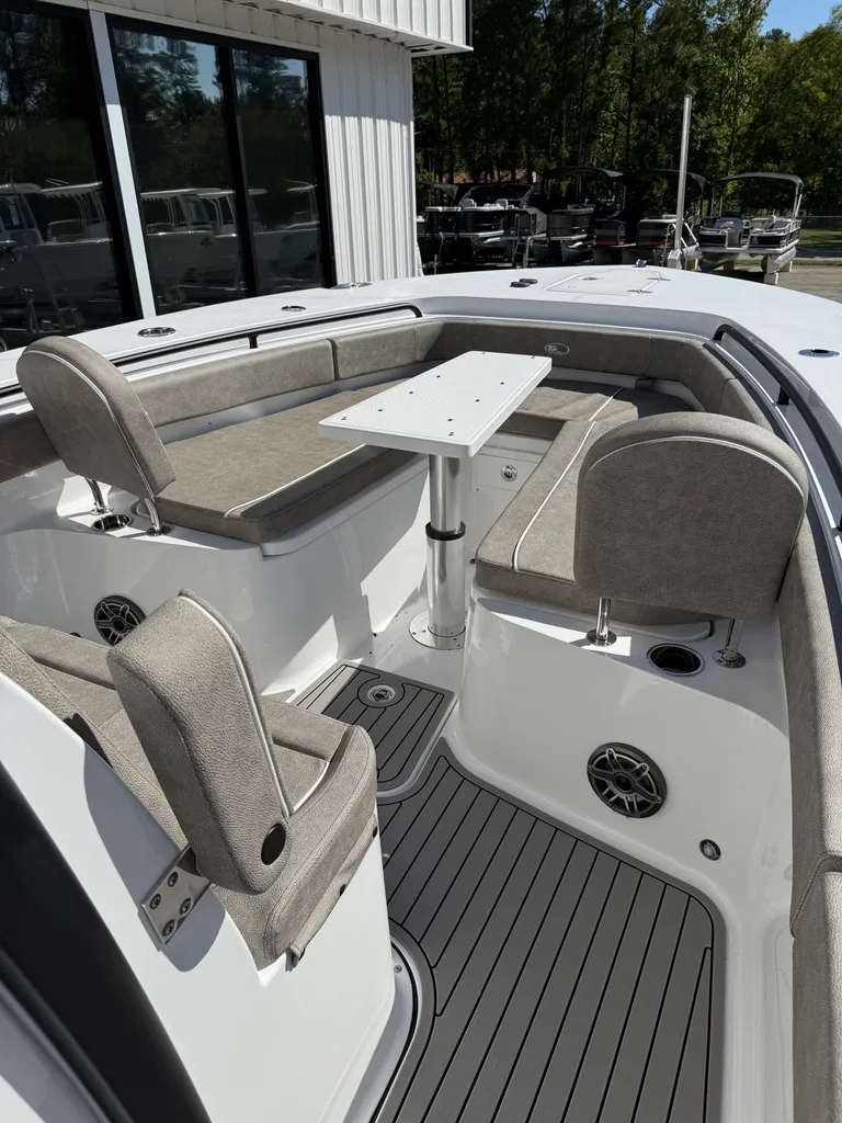 Slide: The Image of Sea Hunt Gamefish 30 FS 2026 - 5