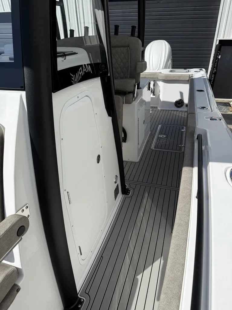 Slide: The Image of Sea Hunt Gamefish 30 FS 2026 - 8