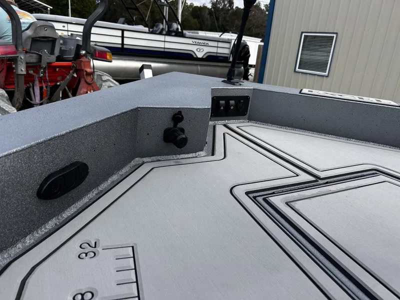 Slide: The Image of Excel 220 Bay Pro Elite 2026 - 5