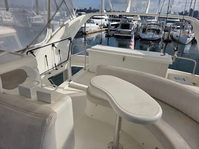 Slide: The Image of 2000 Cruisers Yachts Sport 50 - Image 4 - 4