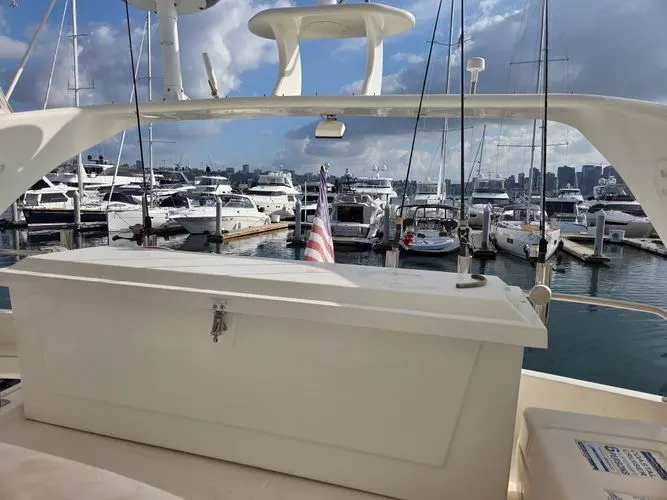 Slide: The Image of 2000 Cruisers Yachts Sport 50 - Image 6 - 6