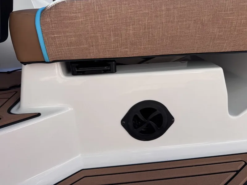 Slide: The Image of Nautique Super Air Nautique GS24 2026 - 12