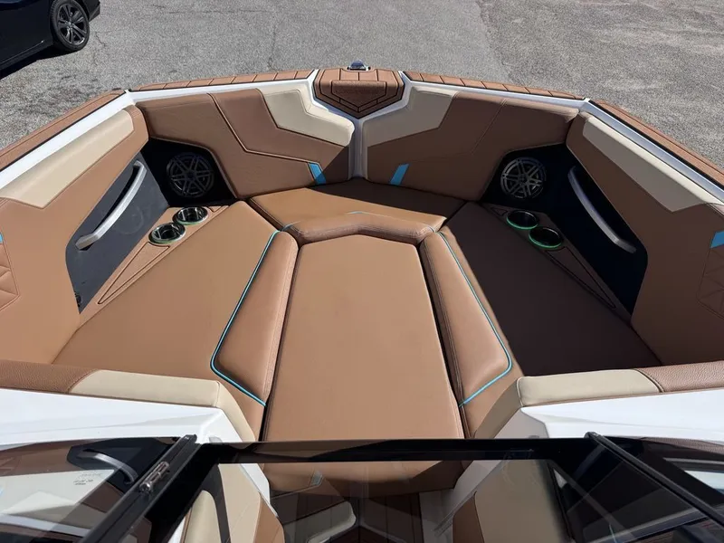 Slide: The Image of Nautique Super Air Nautique GS24 2026 - 4