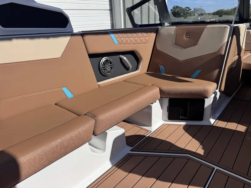 Slide: The Image of Nautique Super Air Nautique GS24 2026 - 8