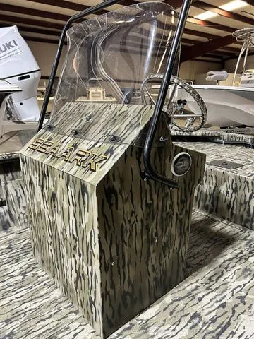 Slide: The Image of SeaArk Mud Runner 180 2026 - 6