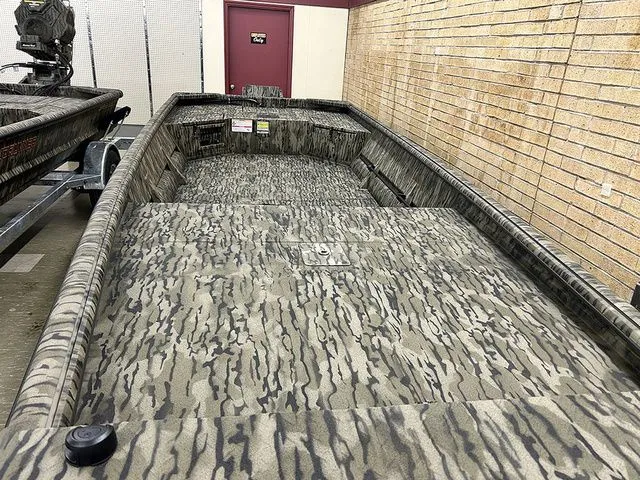 Slide: The Image of SeaArk Mud Runner 180 2026 - 5