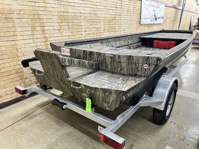 Slide: The Image of SeaArk Mud Runner 180 2026 - 7