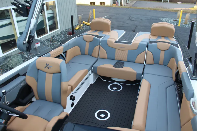 Slide: The Image of MasterCraft XT22 2026 - 18