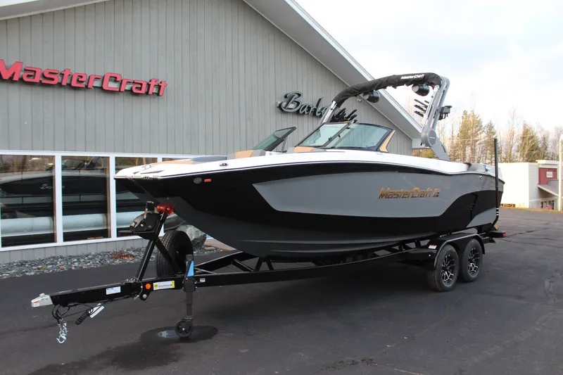 Slide: The Image of MasterCraft XT22 2026 - 2