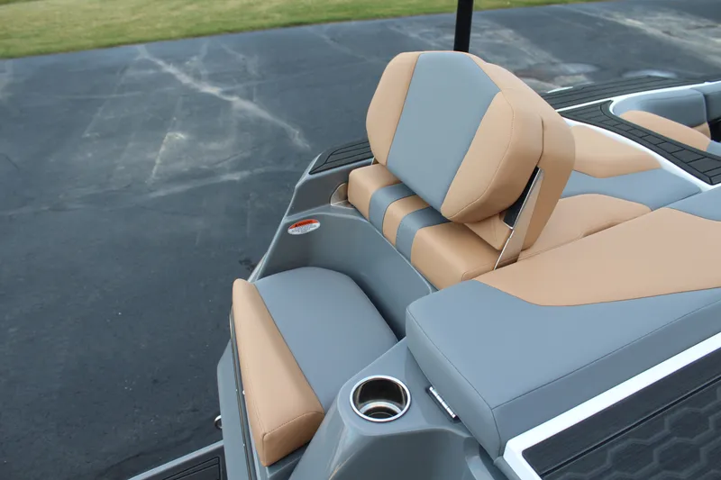 Slide: The Image of MasterCraft XT22 2026 - 22