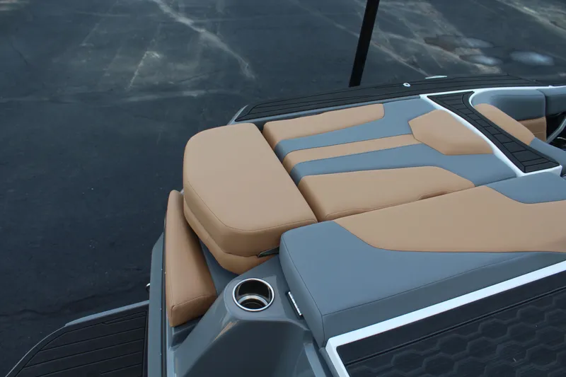 Slide: The Image of MasterCraft XT22 2026 - 23