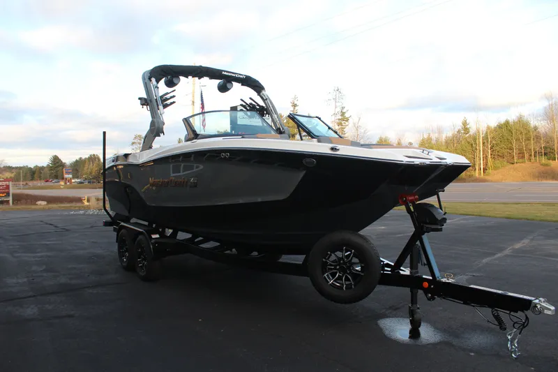 Slide: The Image of MasterCraft XT22 2026 - 3