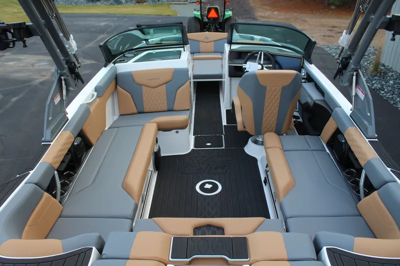 Slide: The Image of MasterCraft XT22 2026 - 8