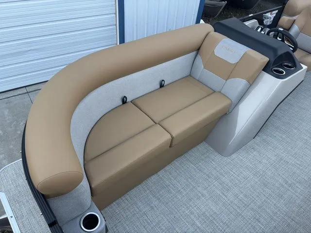 Slide: The Image of Crest Conquest SE 220 Cruise 2026 - 10