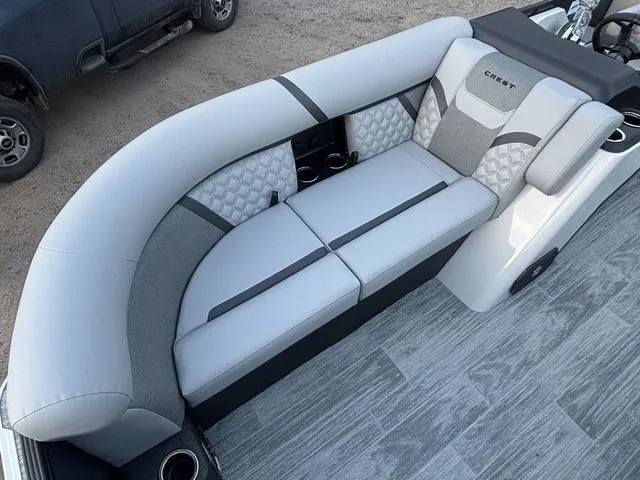 Slide: The Image of Crest Conquest 230 SLC 2026 - 10