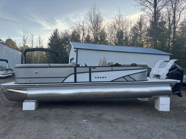 The Image of Crest Conquest 250 SLC 2026 - 1