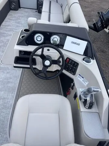 Slide: The Image of Crest Conquest 250 SLC 2026 - 11