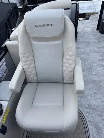 Slide: The Image of Crest Conquest 250 SLC 2026 - 12