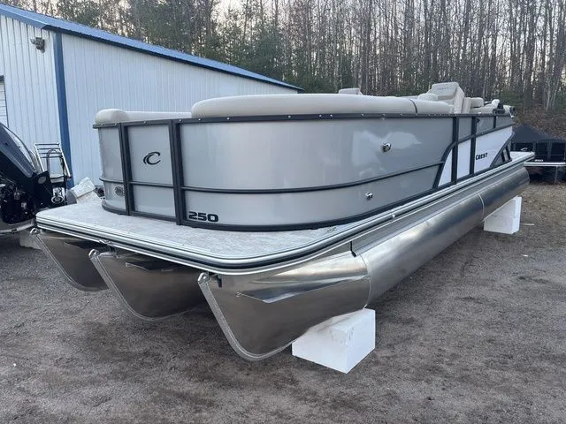 Slide: The Image of Crest Conquest 250 SLC 2026 - 2