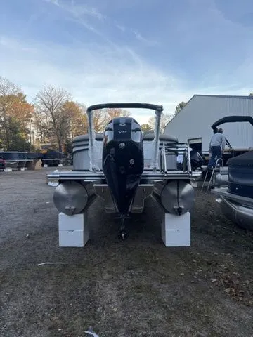 Slide: The Image of Crest Conquest 250 SLC 2026 - 6