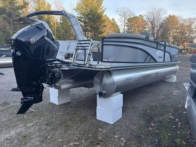 Slide: The Image of Crest Conquest 250 SLC 2026 - 7