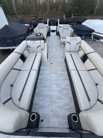 Slide: The Image of Crest Conquest 250 SLC 2026 - 8