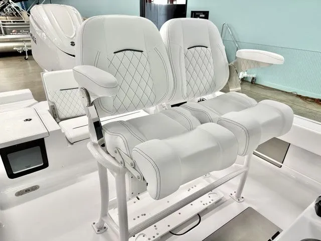 Slide: The Image of Sportsman Masters 247OE Bay Boat 2026 - 6