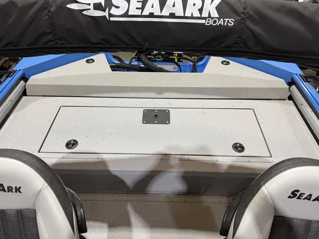 Slide: The Image of SeaArk Procat 240 W/Suzuki 250SS 2026 - 16