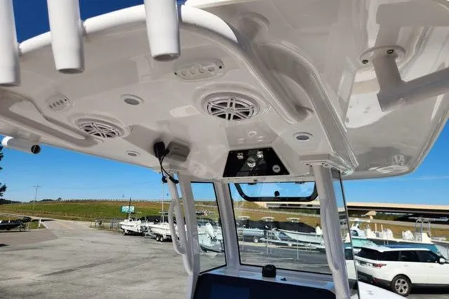 Slide: The Image of Sportsman Masters 247OE Bay Boat 2026 - 7