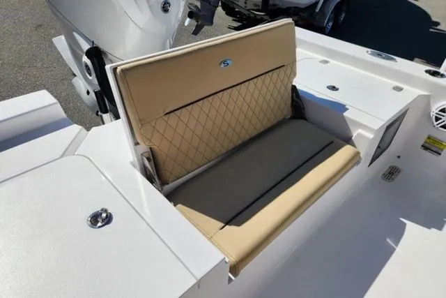 Slide: The Image of Sportsman Masters 247OE Bay Boat 2026 - 9