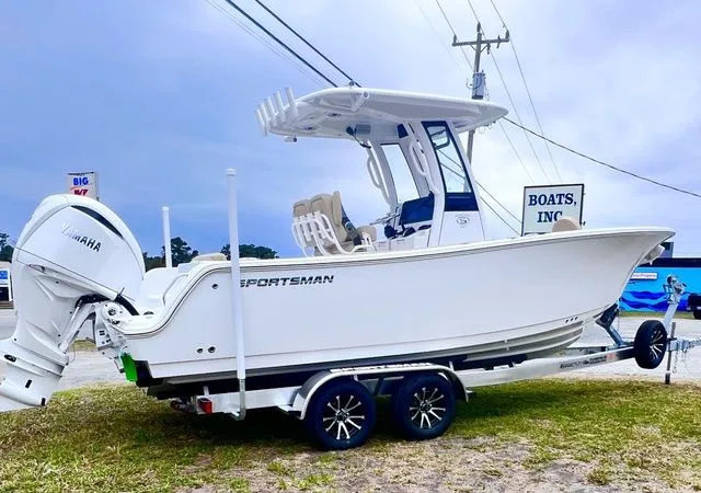 The Image of Sportsman Heritage 231 Center Console 2026 - 1