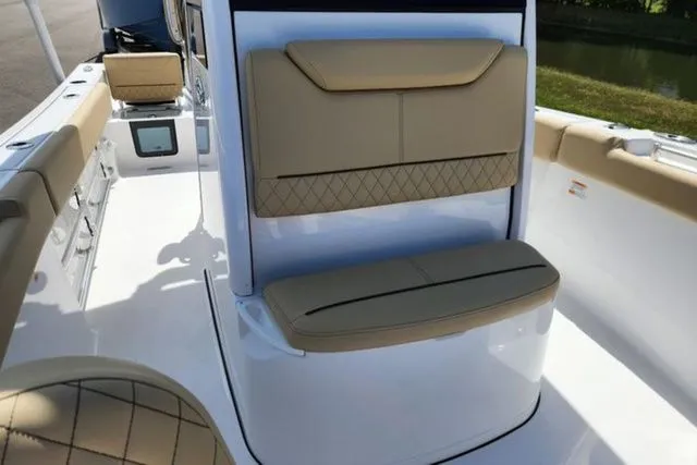 Slide: The Image of Sportsman Heritage 231 Center Console 2026 - 10