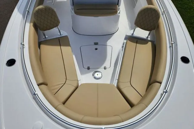 Slide: The Image of Sportsman Heritage 231 Center Console 2026 - 7