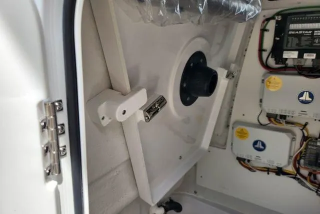 Slide: The Image of Sportsman Heritage 231 Center Console 2026 - 8