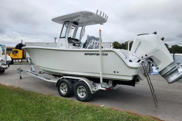 Slide: The Image of Sportsman Heritage 231 Center Console 2026 - 14