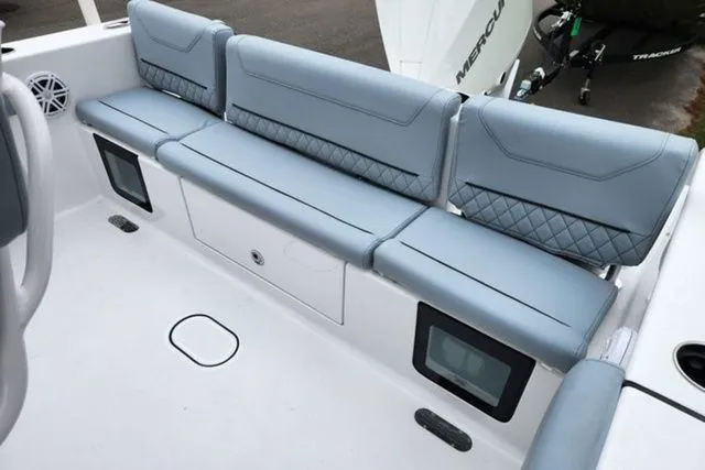 Slide: The Image of Sportsman Heritage 231 Center Console 2026 - 8