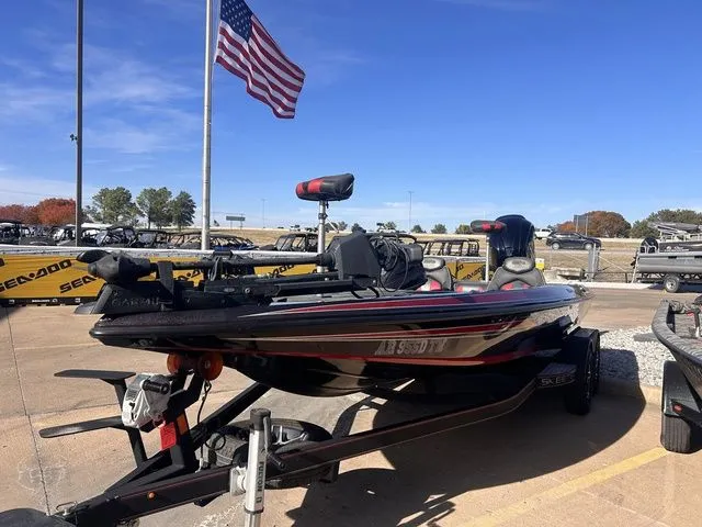 Slide: The Image of Skeeter ZX250 2020 - 10