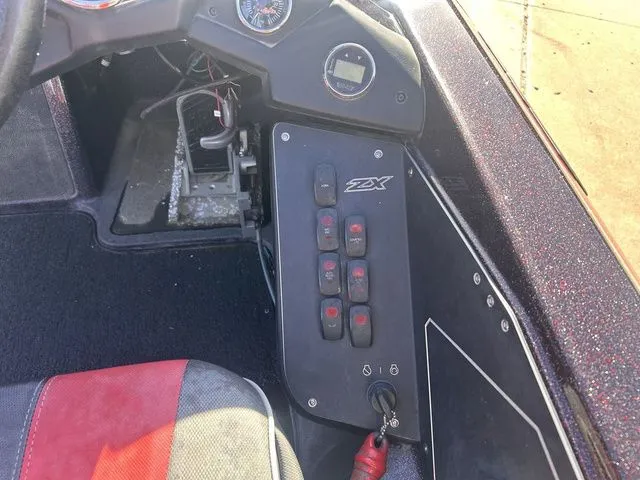 Slide: The Image of Skeeter ZX250 2020 - 14