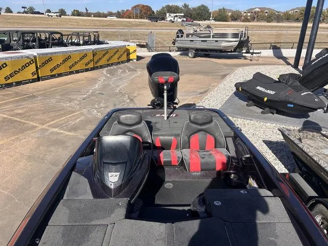 Slide: The Image of Skeeter ZX250 2020 - 18